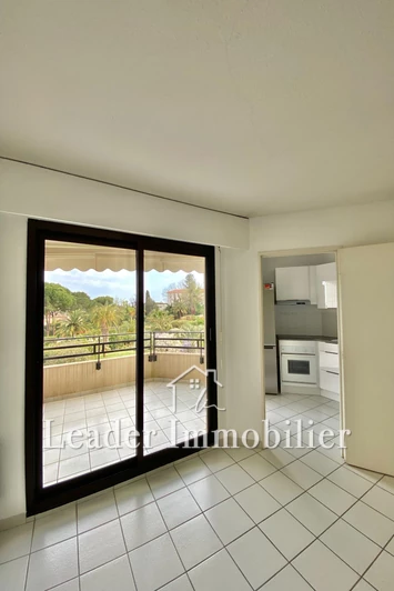 appartement  Antibes Antibes ouest  44 m² -   