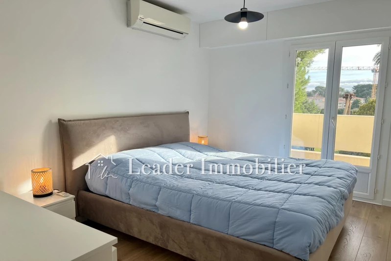 Location appartement Antibes  