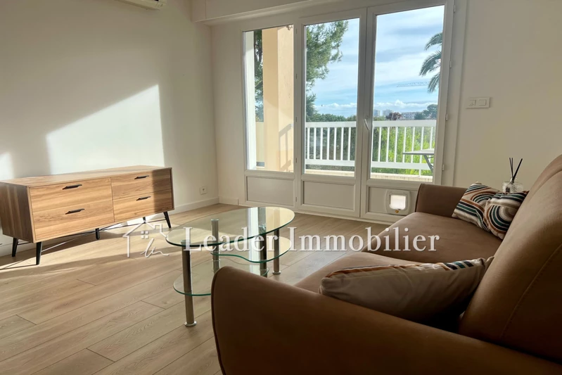 Location appartement Antibes  