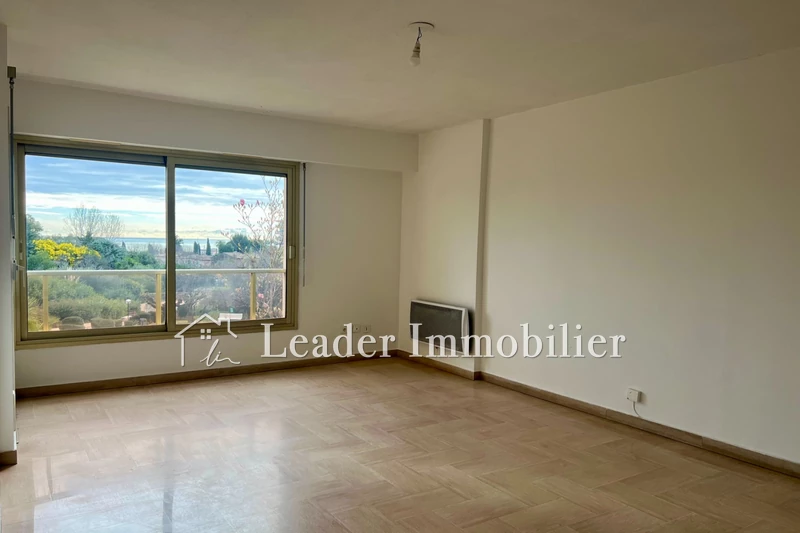 Location appartement Antibes  