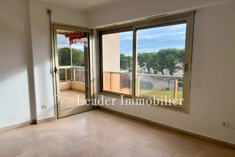 appartement  2 pièces  Antibes Fontonne  44&nbsp;m&sup2; -   