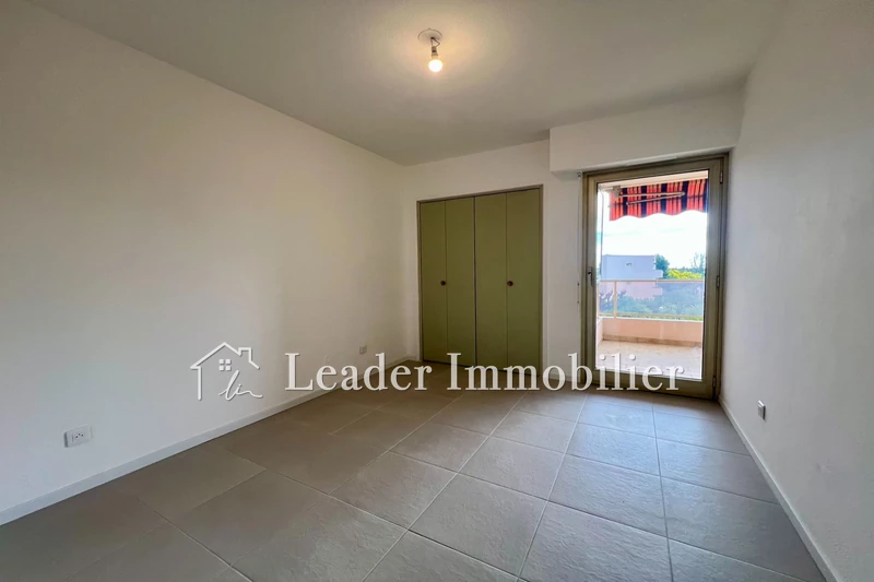 Location appartement Antibes  