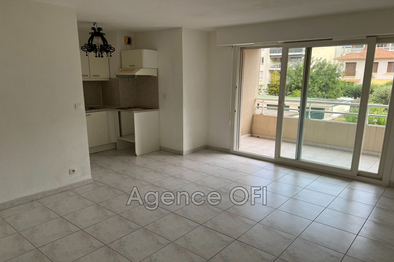 appartement  2 rooms  Juan-les-Pins Downtown  35 m² -   