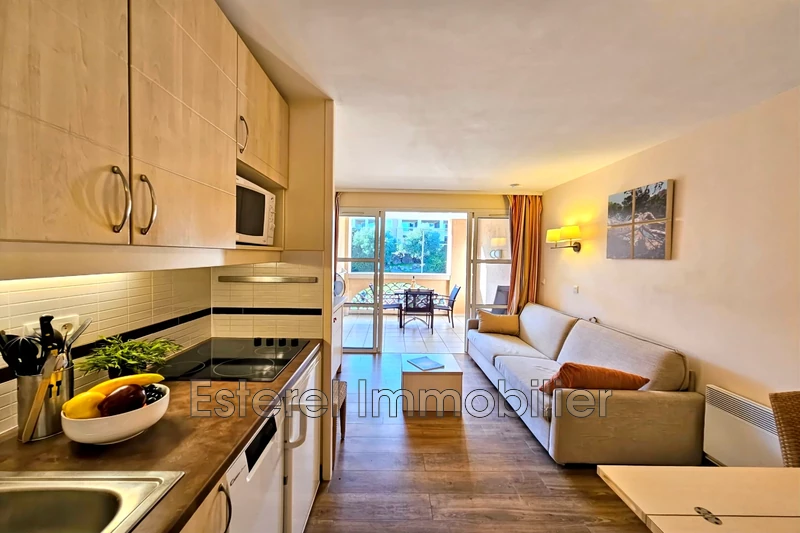 Photo n°2 - Vente appartement Saint-Raphaël 83700 - 125 000 €