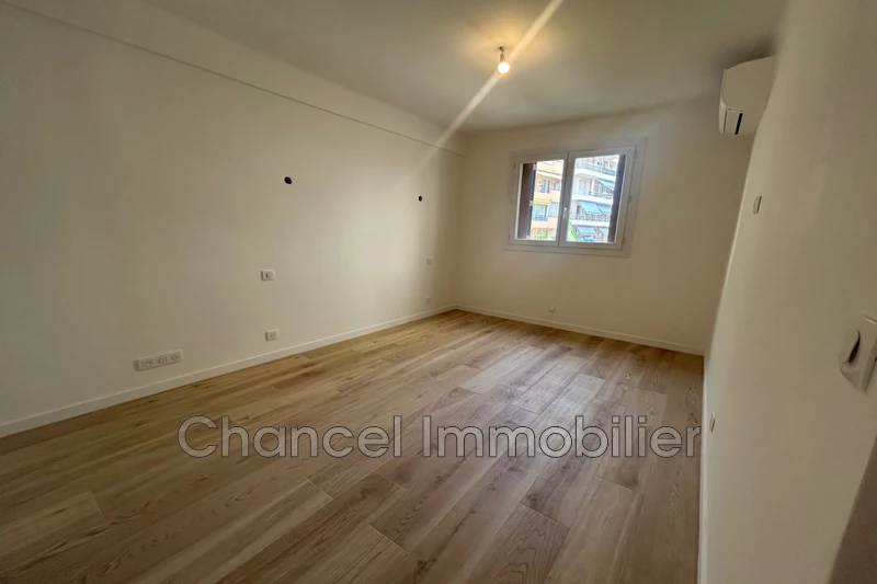 Location appartement Antibes  