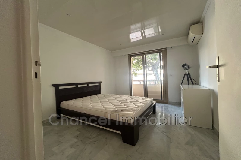 Location appartement Antibes  