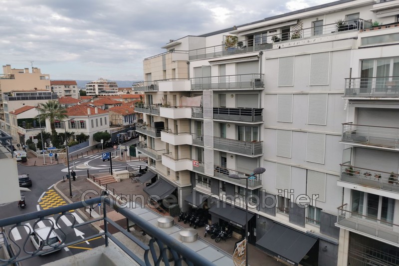 appartement  2 rooms  Antibes Downtown  52 m² -   