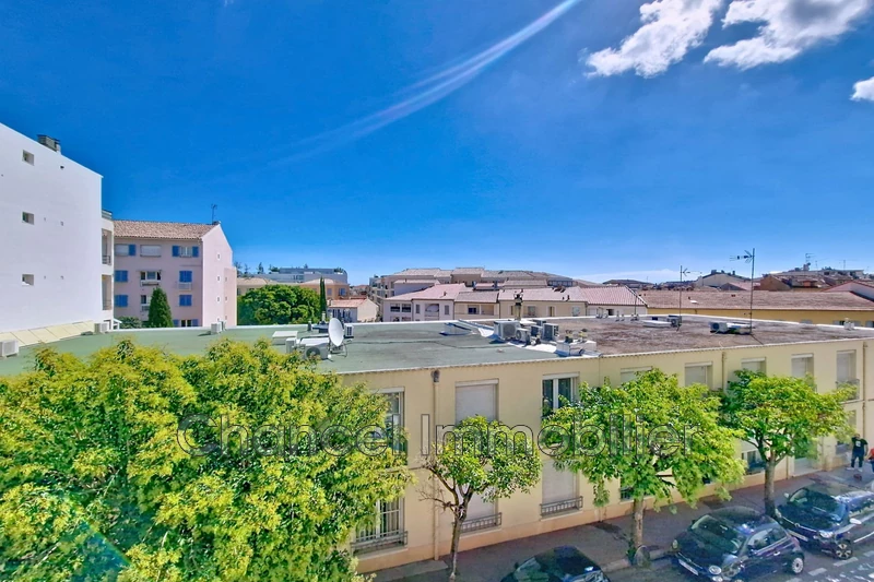 appartement  2 rooms  Antibes Old town  31 m² -   