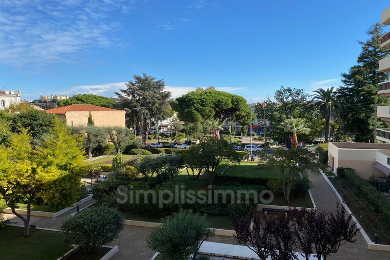 Photo Apartment Golfe-Juan Centre-ville, to buy apartment 2 rooms 50 m²