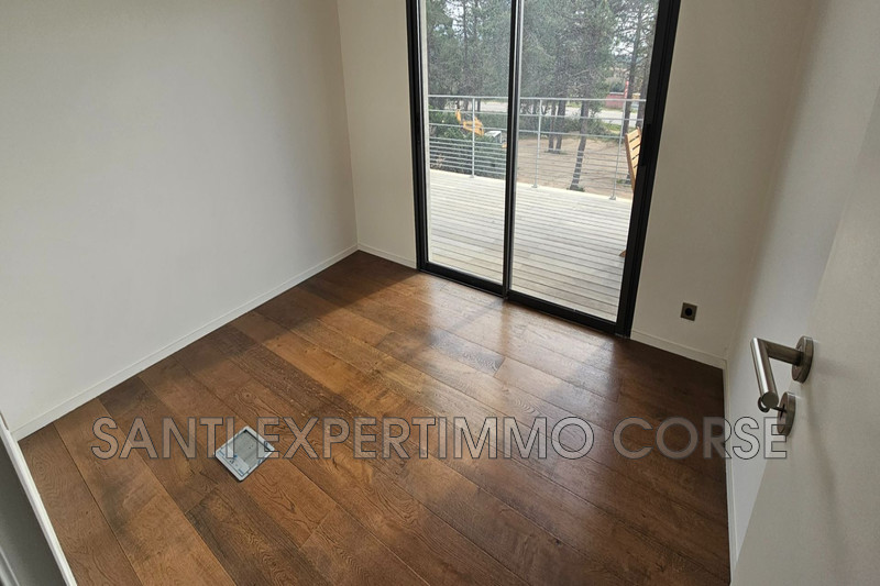 Bureau Lecci Proche centre mer,  Professionnel bureau   27&nbsp;m&sup2;