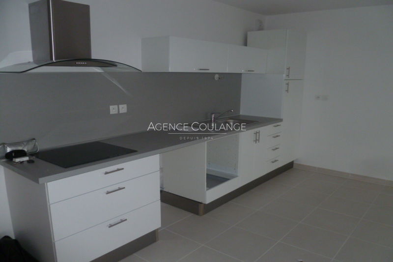 Photo Appartement La Ciotat Quartier de figuerolles, Location appartement 3 pièces 74 m²