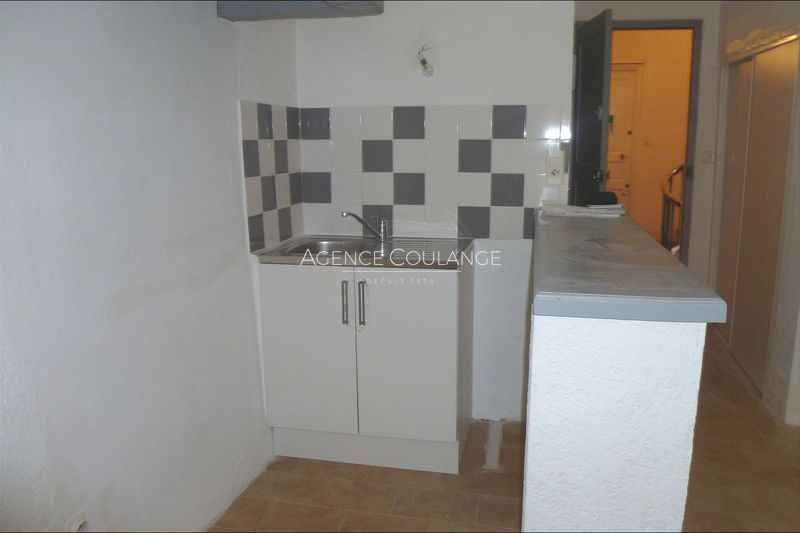 Photo Appartement La Ciotat Centre-ville, Location appartement 1 pièce 27 m²