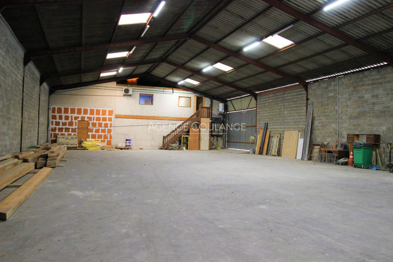 Photo Local professional Le Beausset Centre-ville, Occupational local professional 400 m²