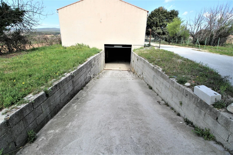 Professionnel entrepôt Saint-Cyr-sur-Mer  