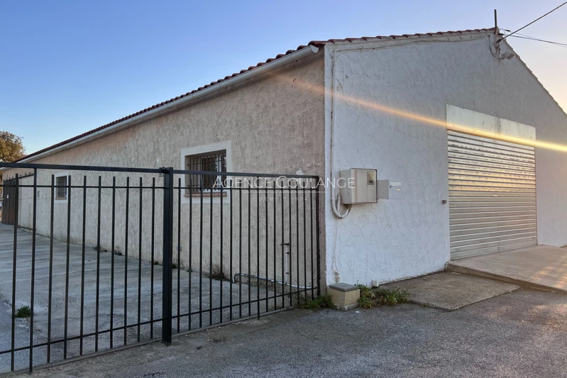 Professionnel entrepôt Saint-Cyr-sur-Mer  