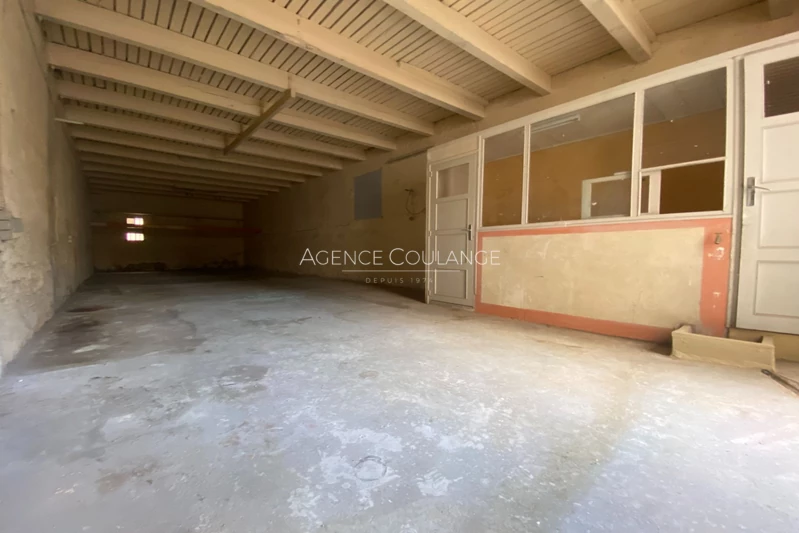 Professionnel local commercial Saint-Cyr-sur-Mer  