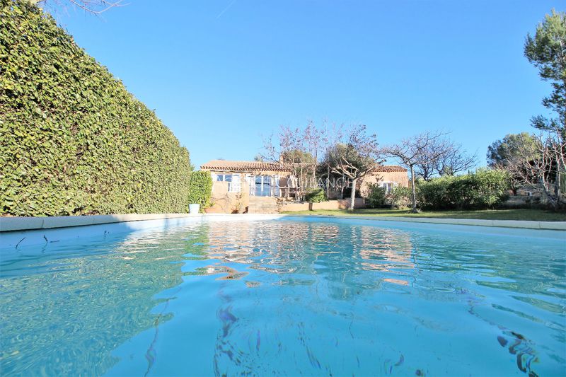 Photo Villa Saint-Cyr-sur-Mer to buy villa 4 bedrooms 151 m²