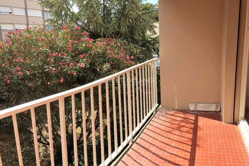 vente Apartment La ciotat Downtown Apartment La Ciotat Centre-ville, to buy apartment 3 rooms 60 m²