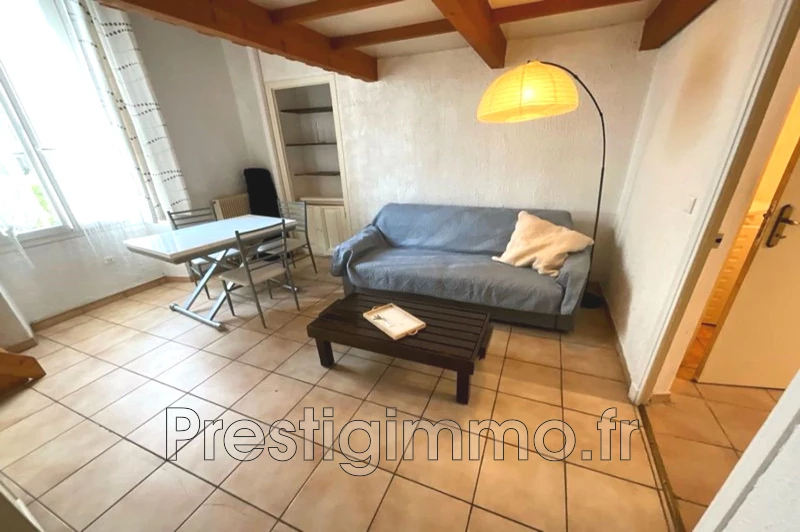 Appartement Cannes Centre-ville,  Location appartement  2 pièces   28&nbsp;m&sup2;