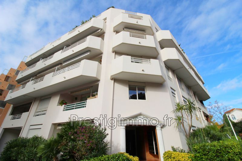 vente Appartement Juan-les-pins Centre-ville Appartement Juan-les-Pins Centre-ville, Location appartement 2 pièces 47 m²