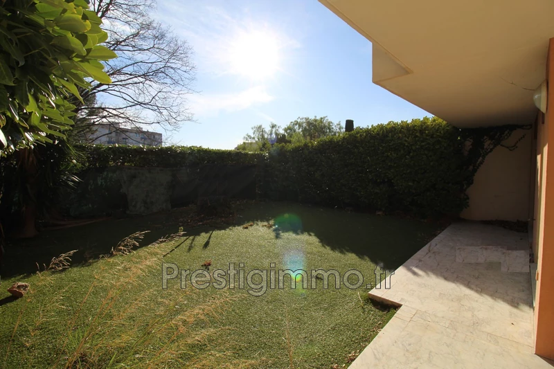 Location appartement Antibes  