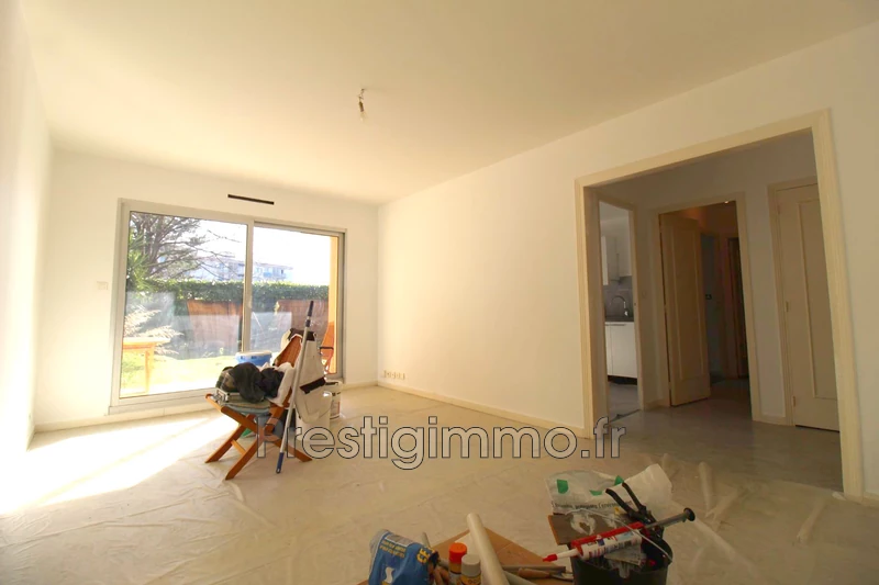 Location appartement Antibes  