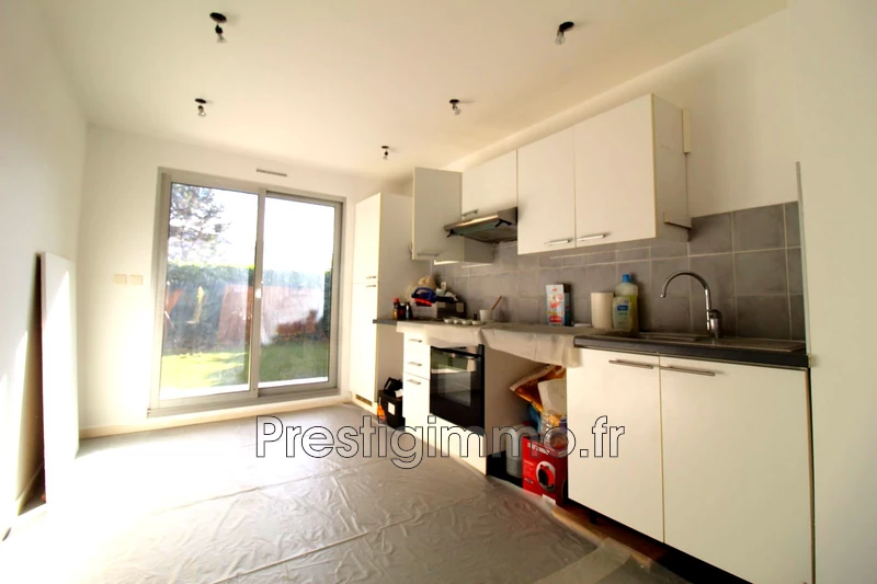 Location appartement Antibes  