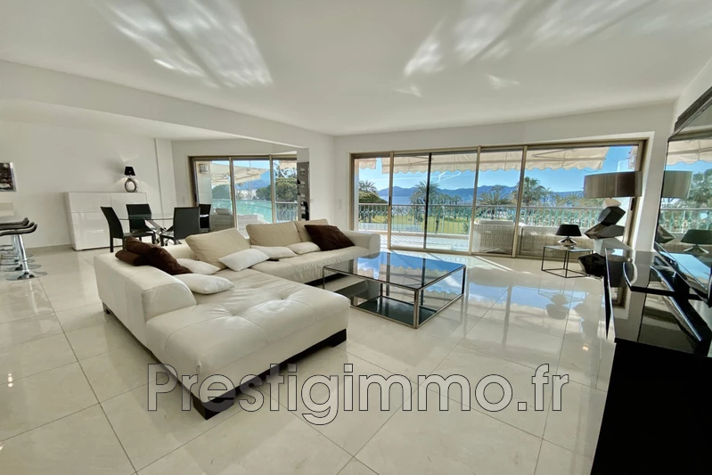 vente luxury apartment Cannes Seafront Luxury apartment Cannes Front de mer, Rentals luxury apartment 3 rooms 103 m²