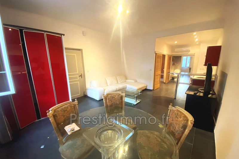 Appartement Antibes Centre-ville,  Location appartement  2 pièces   34&nbsp;m&sup2;