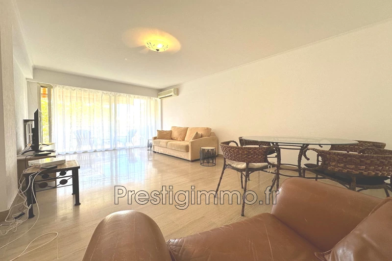 Location appartement Antibes  