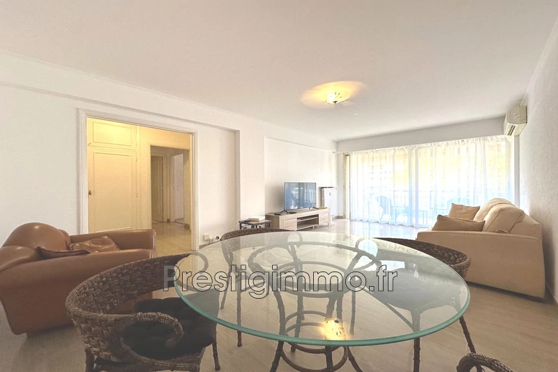 Location appartement Antibes  