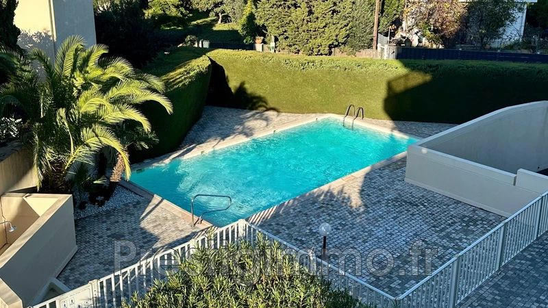 Location appartement Antibes  