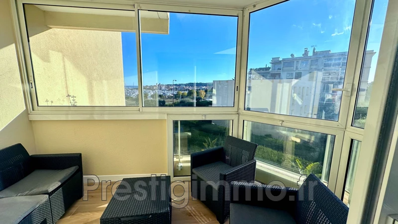 Location appartement Antibes  