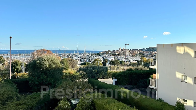 Location appartement Antibes  