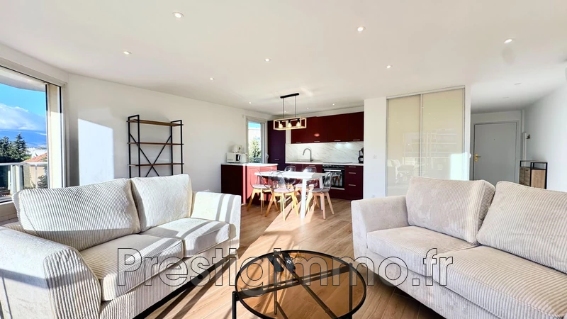 Location appartement Antibes  