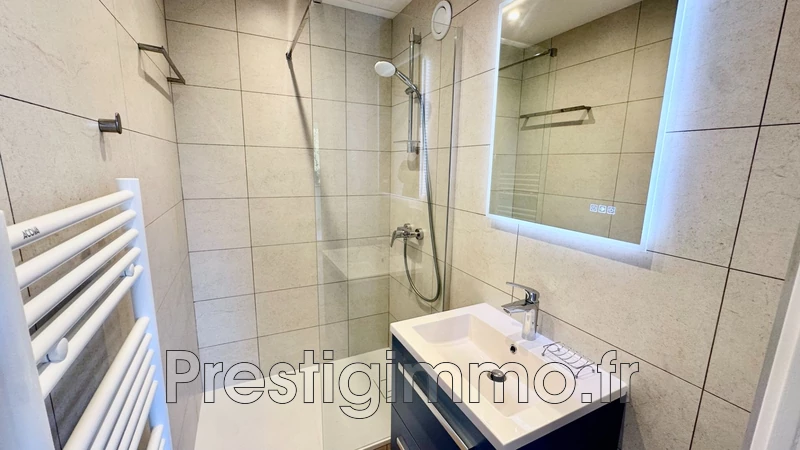 Location appartement Antibes  