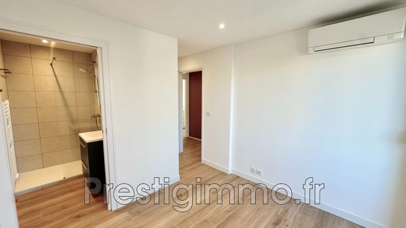 Location appartement Antibes  