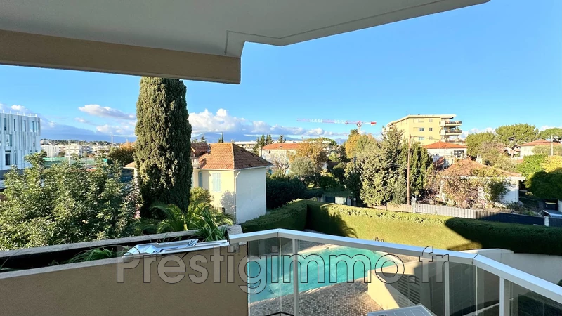 Location appartement Antibes  