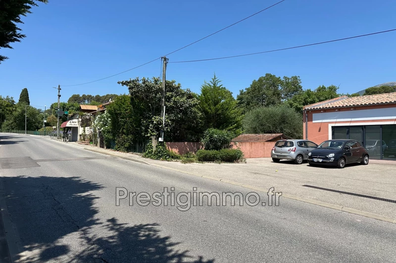 Professionnel local commercial Roquefort-les-Pins  