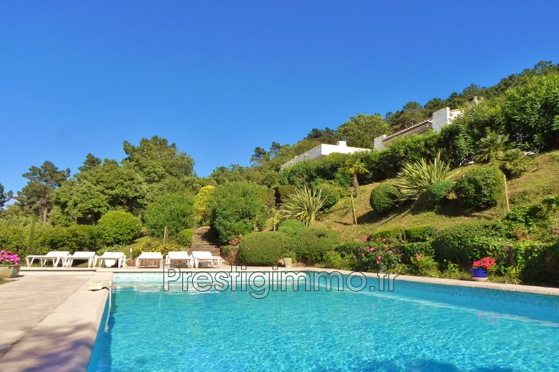 vente Maison villa Les adrets-de-l'estérel Proche ville au calme Villa Les Adrets-de-l'Estérel Proche ville au calme, achat villa 8 chambres 250 m²