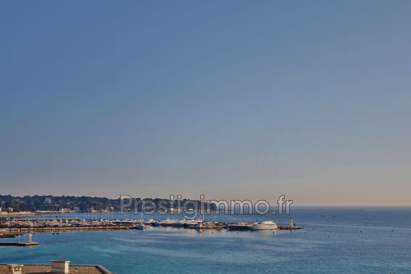 vente Apartment Juan-les-pins Seafront Apartment Juan-les-Pins Front de mer, to buy apartment 3 rooms 85 m²