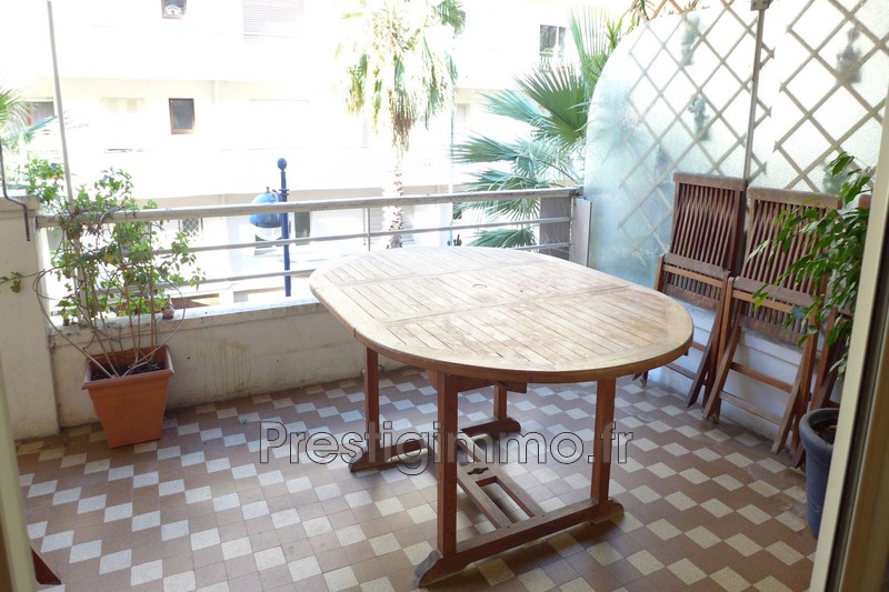 vente Apartment Juan-les-pins Downtown Apartment Juan-les-Pins Centre-ville, to buy apartment 2 rooms 57 m²