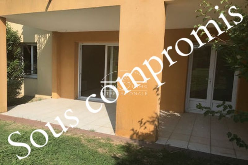 vente Appartement Saint-martin-de-crau Saint-martin-de-crau Appartement Saint-Martin-de-Crau Saint-martin-de-crau, achat appartement 3 pièces 77 m²