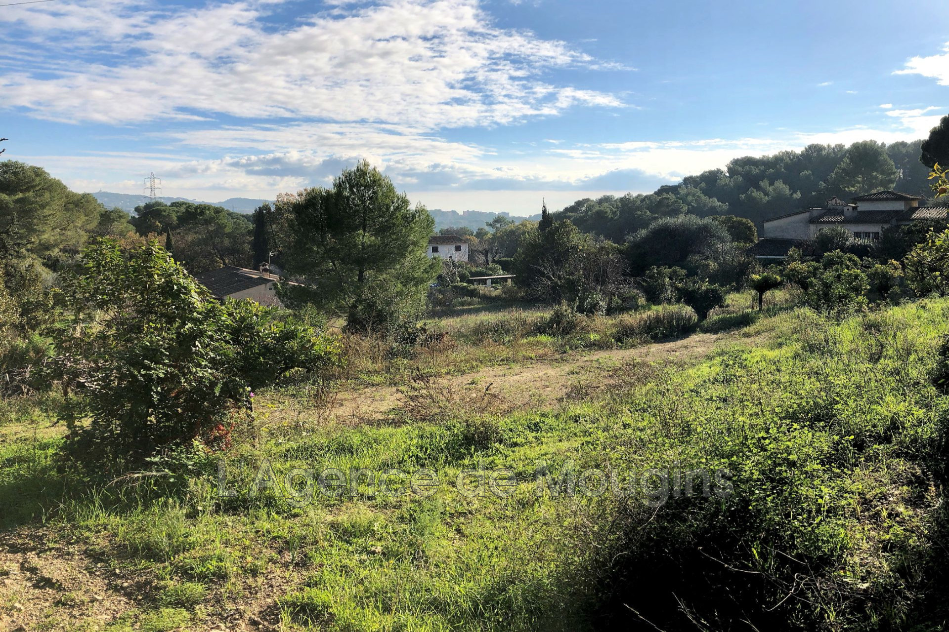 Terrain 235 m² · à Mougins · 235 m² · 735 000 €