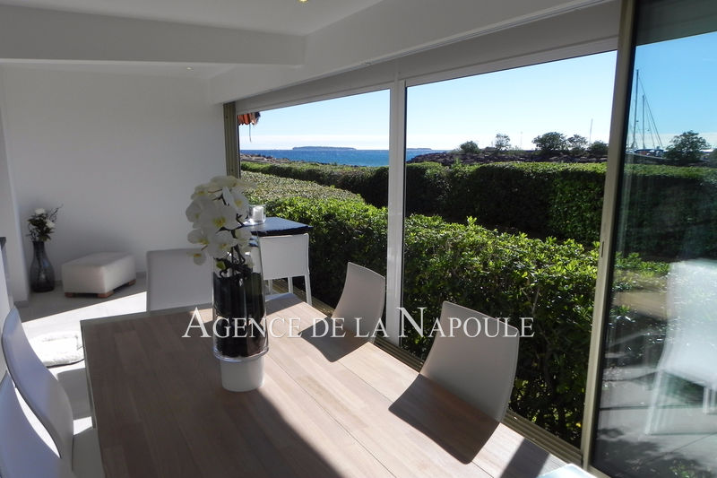 Photo Appartement Mandelieu-la-Napoule Bord de mer, achat appartement 3 pièces 77 m²