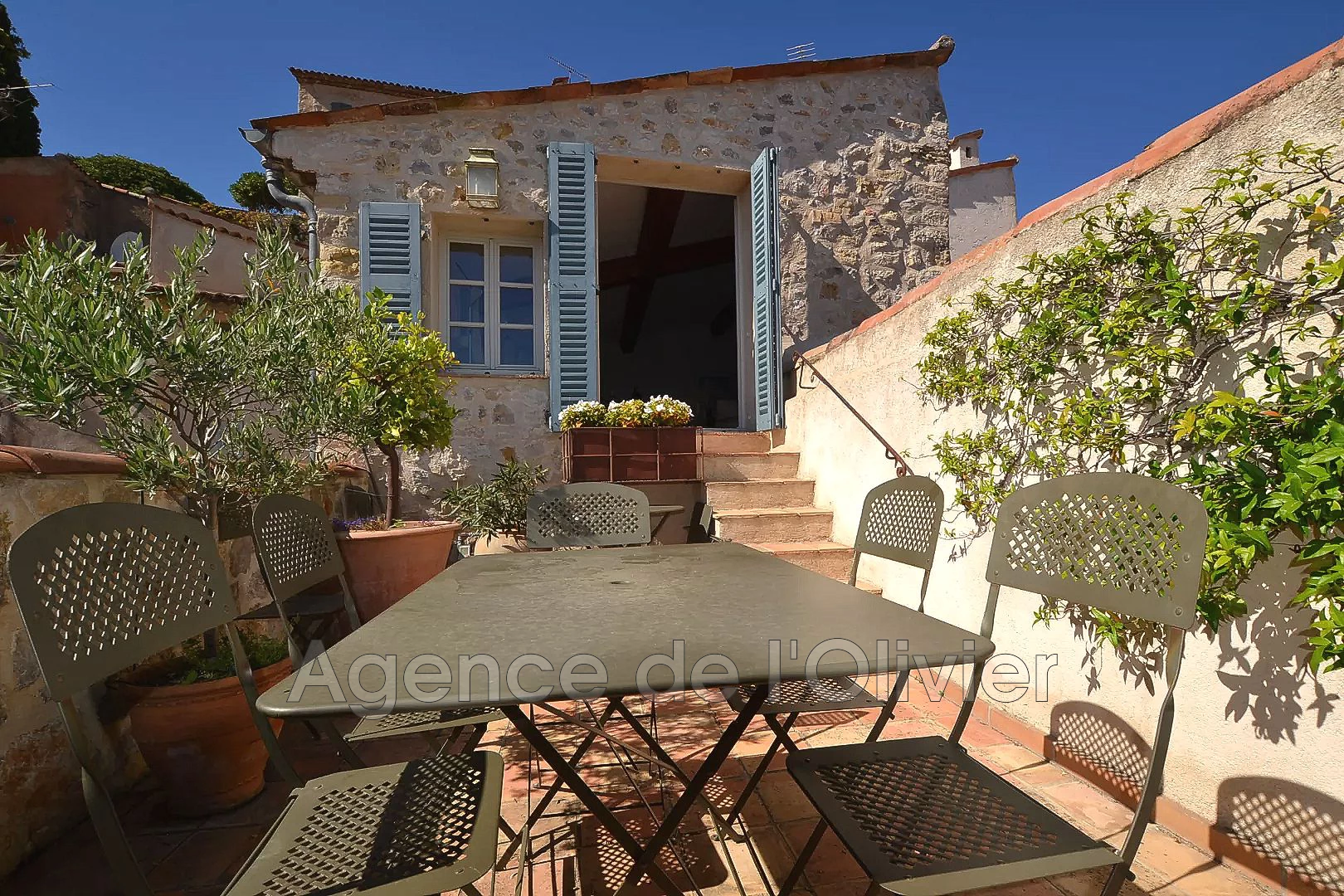 Maison 5 pièces 175 m² · à Châteauneuf-Grasse · 175 m² · 680 000 €