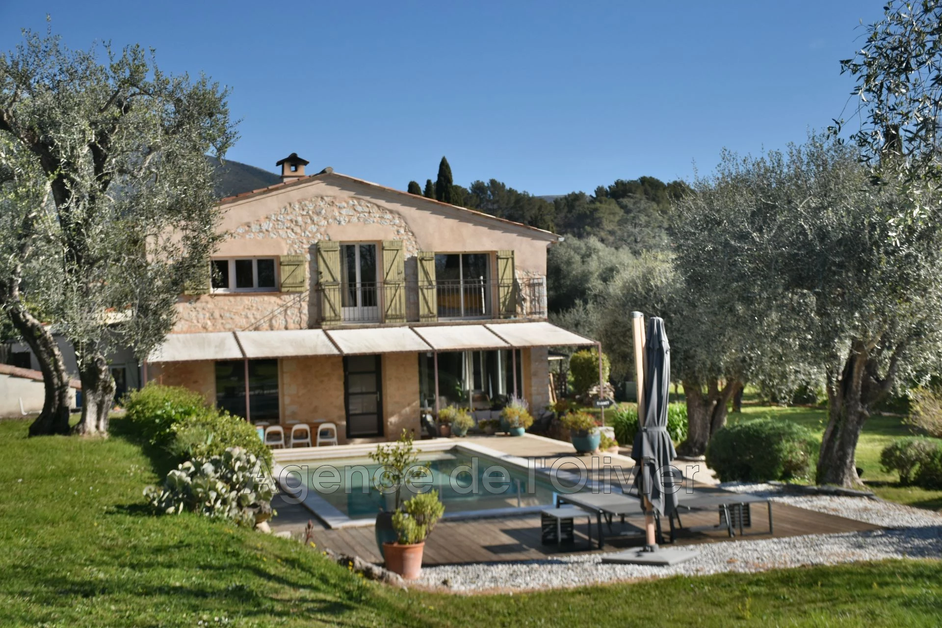 Maison 5 pièces 200 m² · à Le Rouret · 200 m² · 1 280 000 €