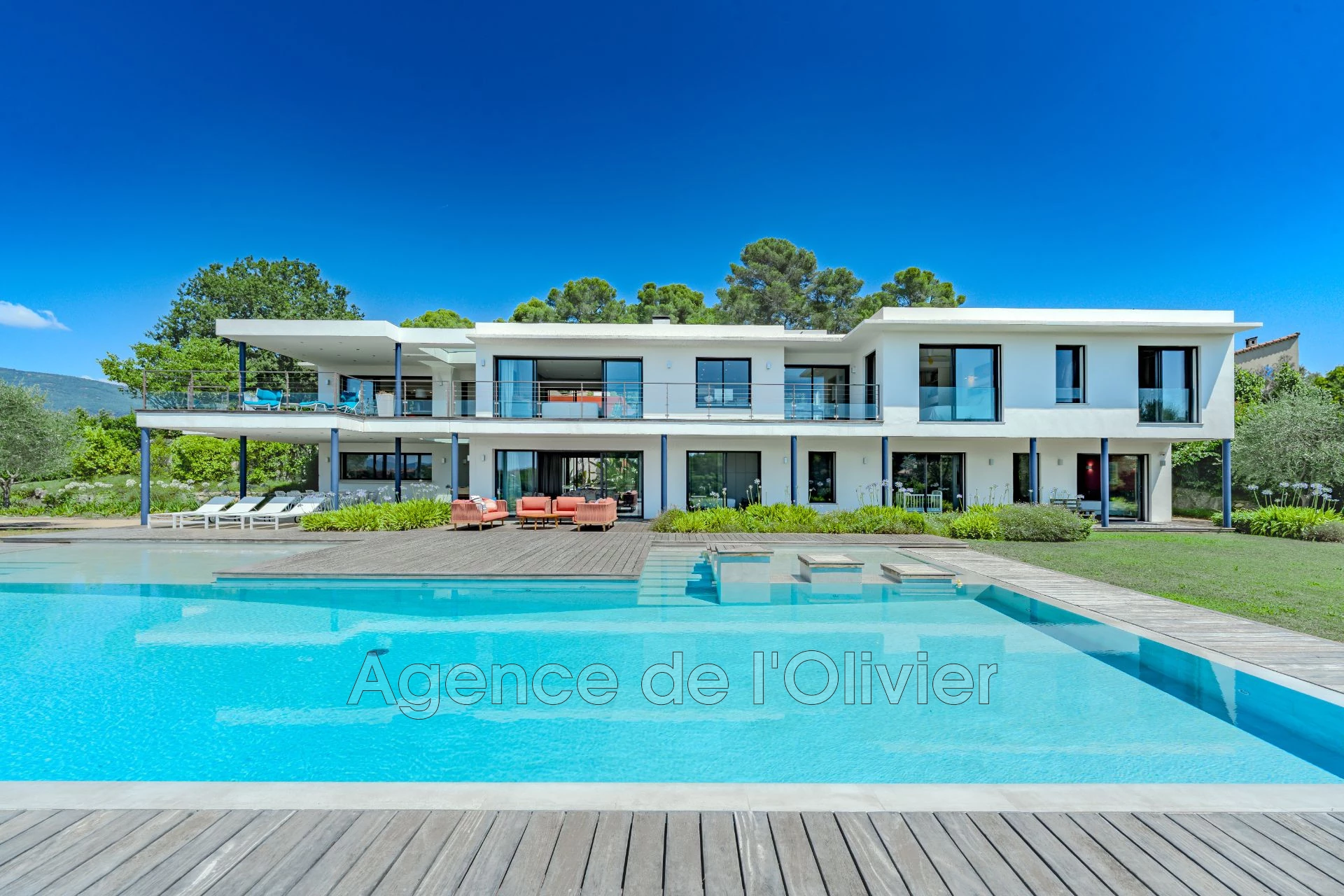 Maison 7 pièces 355 m² · à Châteauneuf Grasse · 355 m² · 5 575 000 €