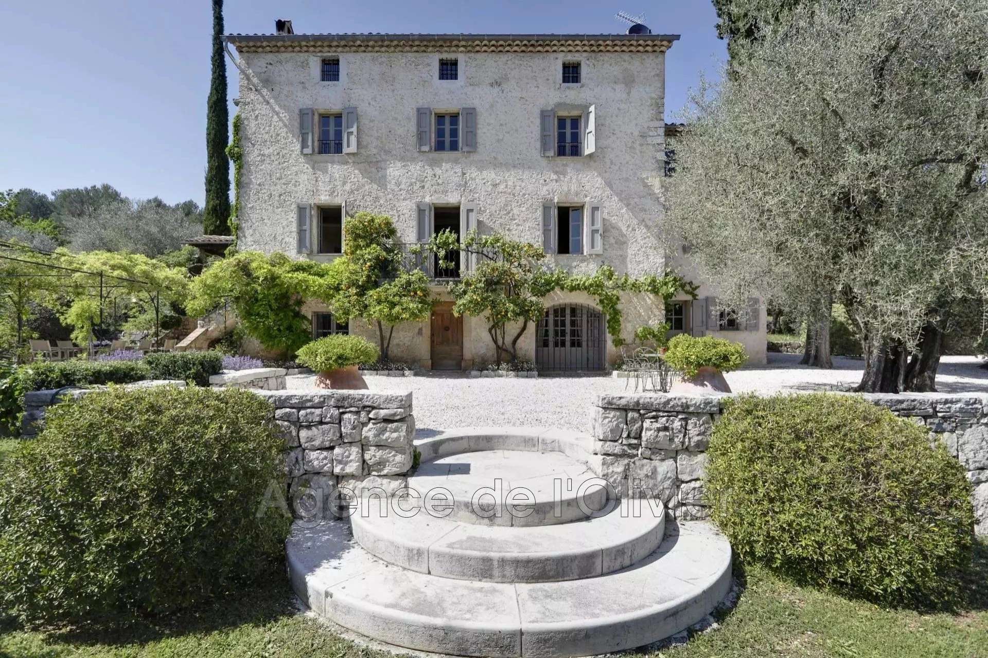 Maison 400 m² · à Roquefort-les-Pins · 400 m² · 3 950 000 €