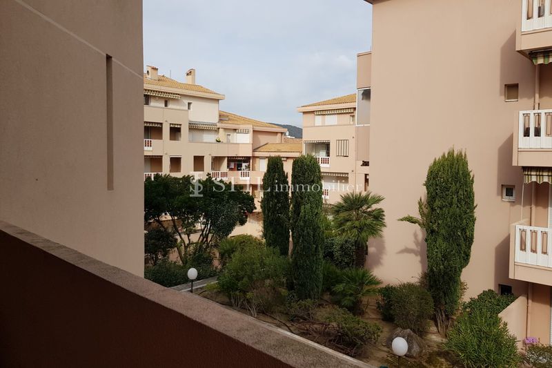 Photo Appartement Sainte-Maxime Location appartement 1 pièce 27 m²